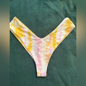 Skatie Mandi Bottoms size large
